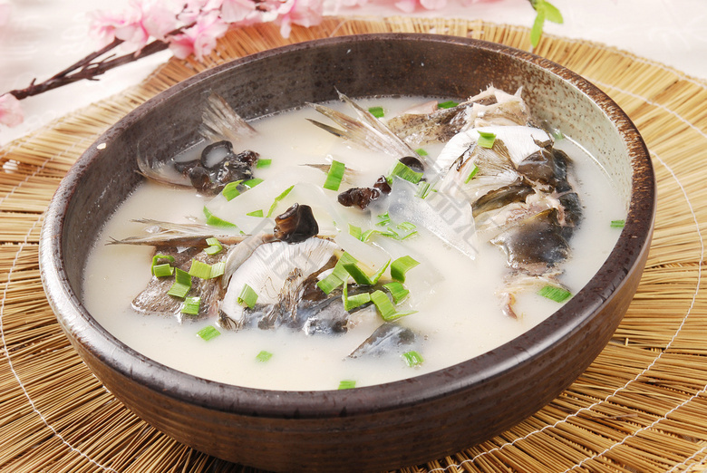 砂锅鱼头豆腐汤图片1