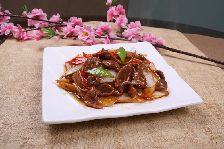 白菜片炒鸡胗图片