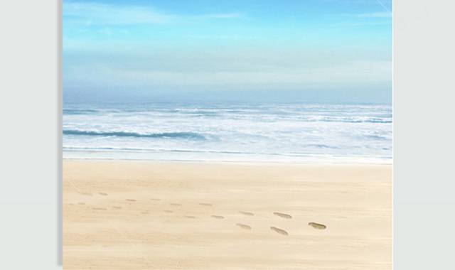 简约大海沙滩脚印主图背景