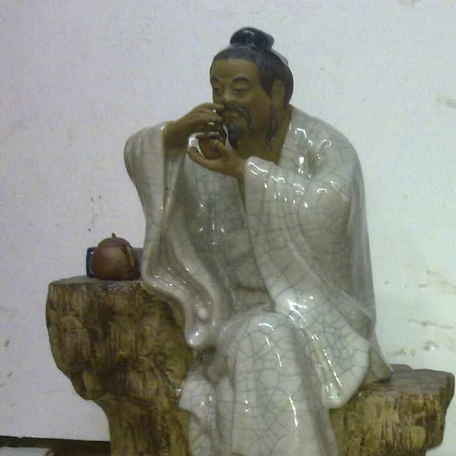 喝茶雕塑人物