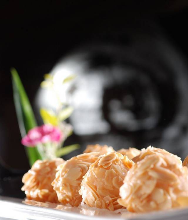 杏香鹅肝百花球美味图片