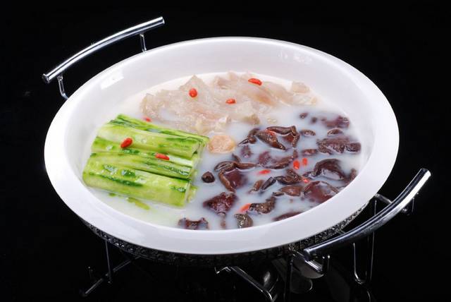 翅汤鹿筋牛肝菌图片