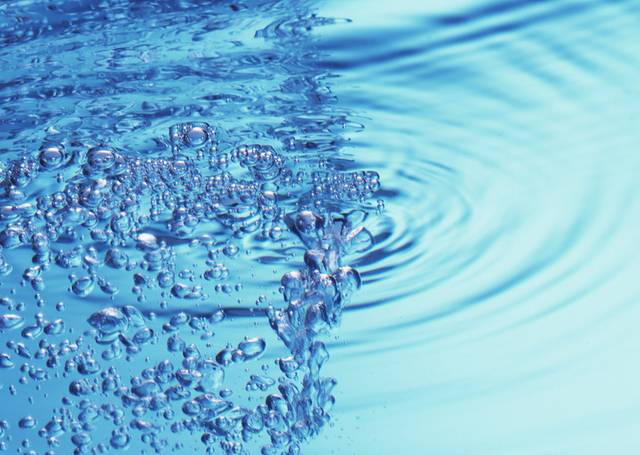 水