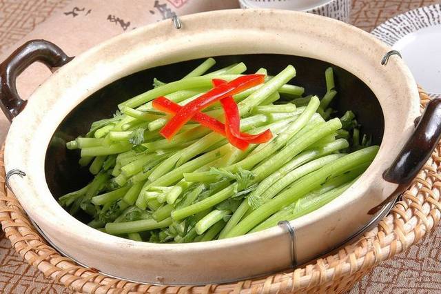 砂窝茼蒿美食图片