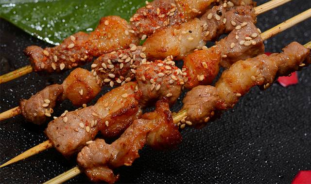 餐饮美食烤羊肉串