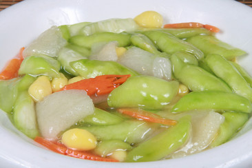 丝瓜白果烩竹荪美食图片