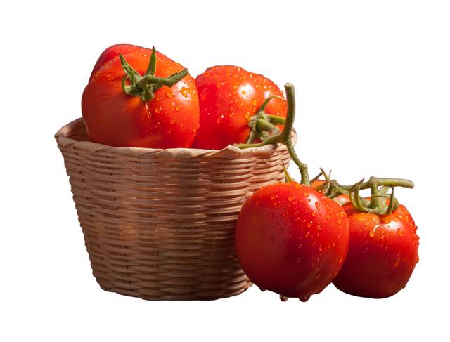 竹篮里的西红柿
