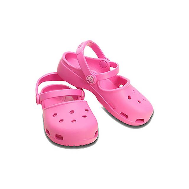 一双粉色洞洞鞋
