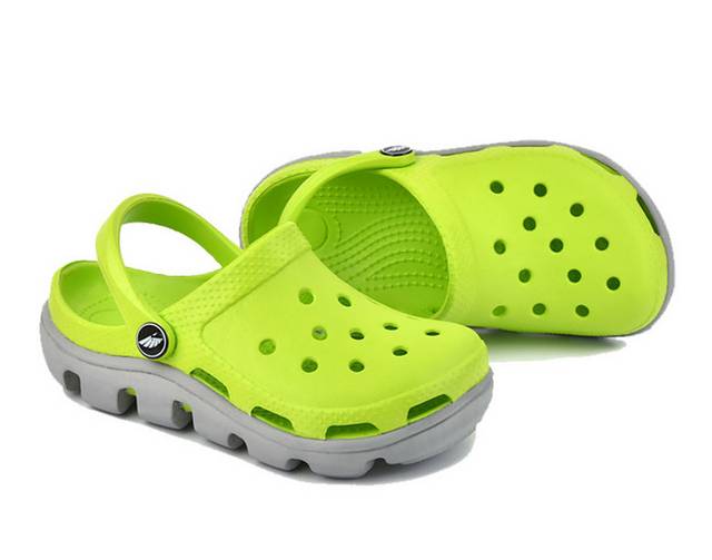 绿色洞洞鞋