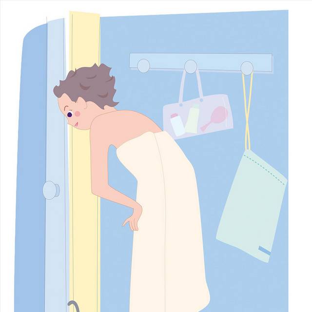裹着浴巾的卡通女性