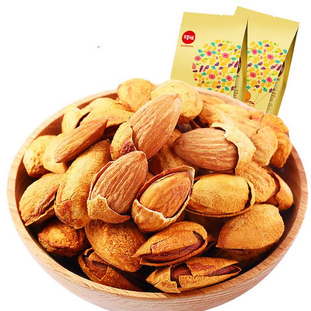 一盘杏仁坚果素材