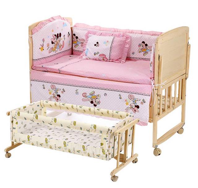 粉色美丽婴儿床