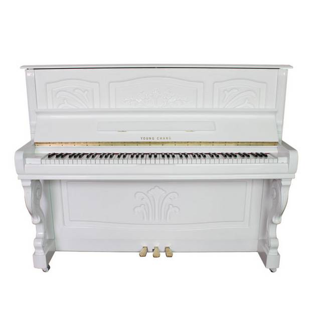 白色精致的钢琴