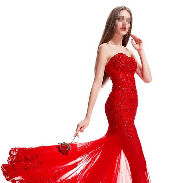 红色礼服模特