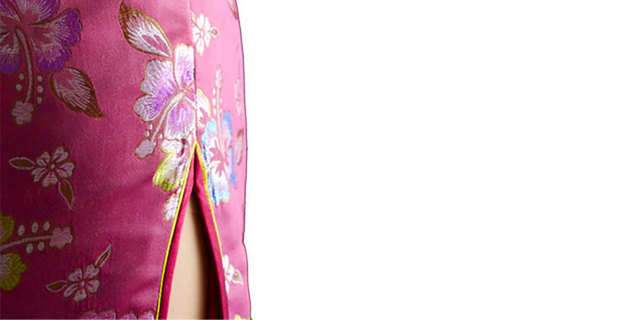 粉色丝质旗袍