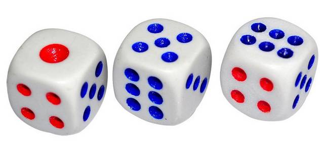 三颗白色骰子