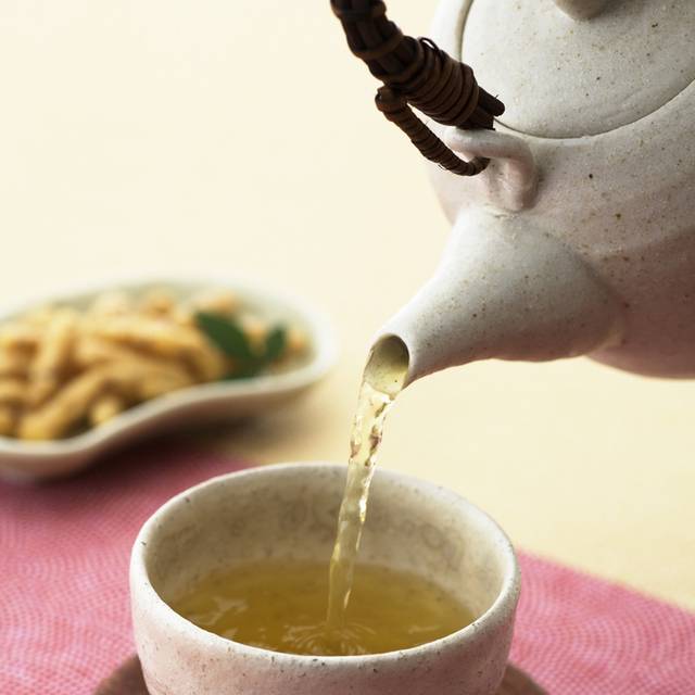 古典茶具泡茶
