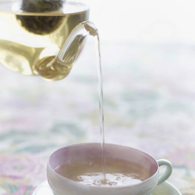 倒茶图片素材