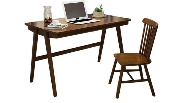 中式办公桌和椅子