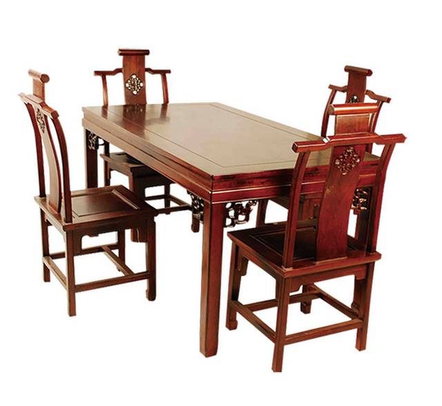 中式长桌和椅子