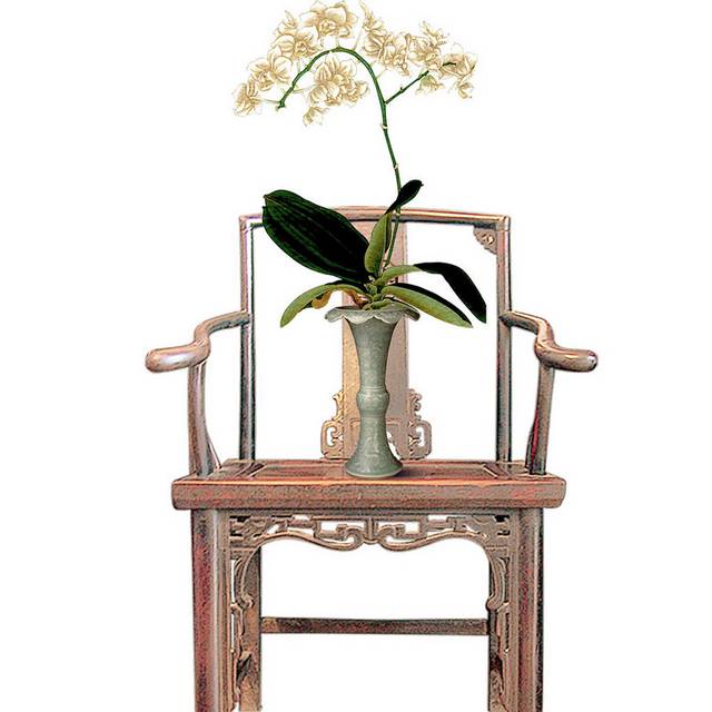 中式椅子和花瓶