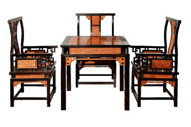 中式家具桌子和太师椅