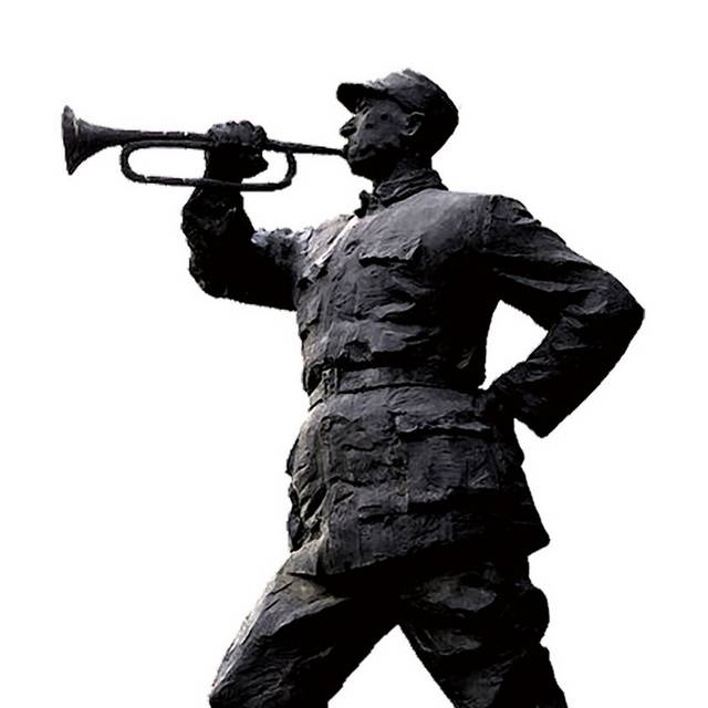 吹号角战士雕像