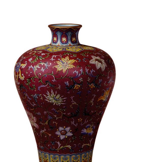 深红色陶瓷花瓶