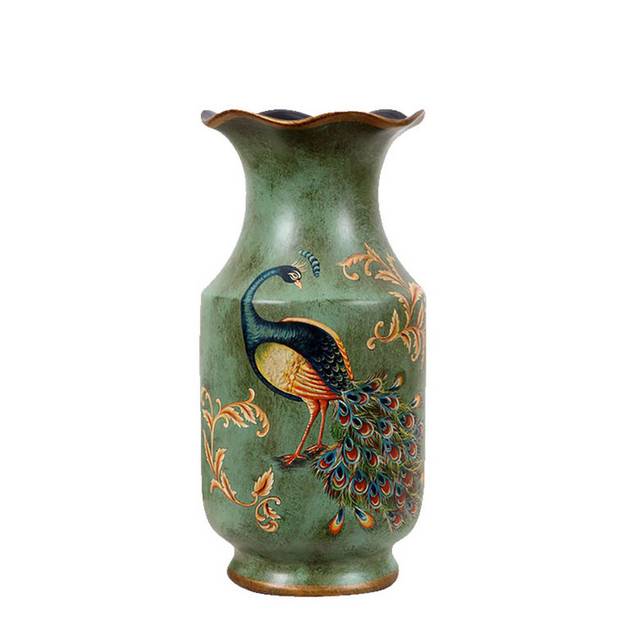 绿色陶瓷花瓶