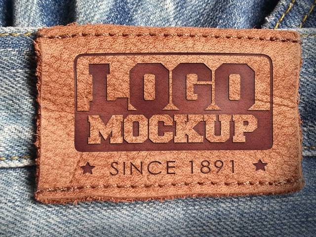 牛仔布上的皮革样机logo模板