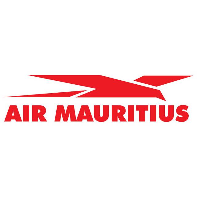红色展翅翱翔的大鸟图形logo