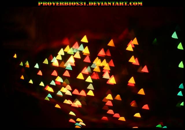 黄红橙三角光效元素