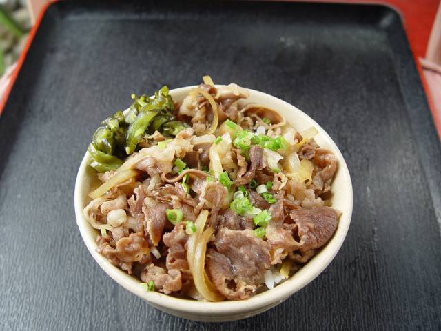 牛肉盖饭美食图片