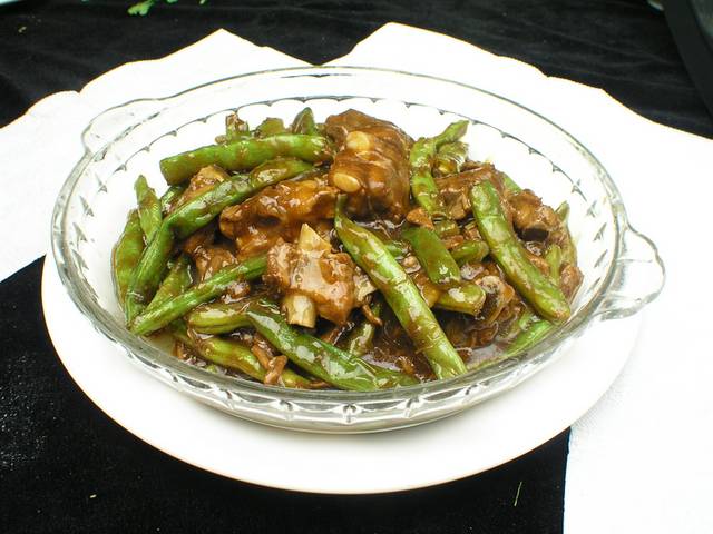 排骨焖豆角图片