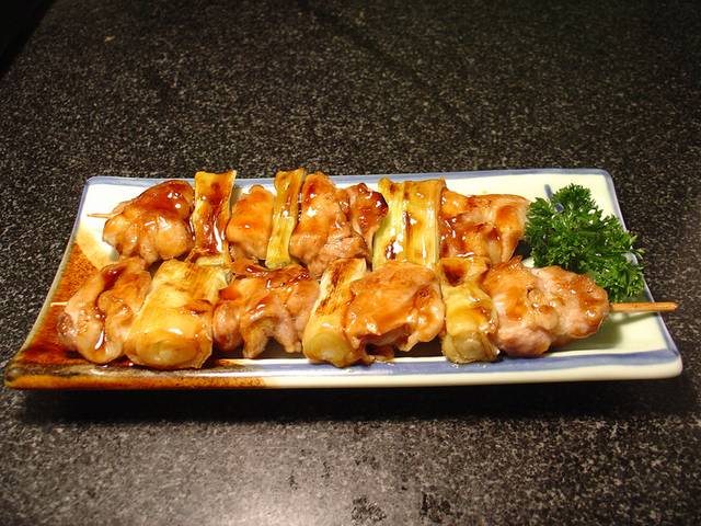 美味烤鸡肉串图片