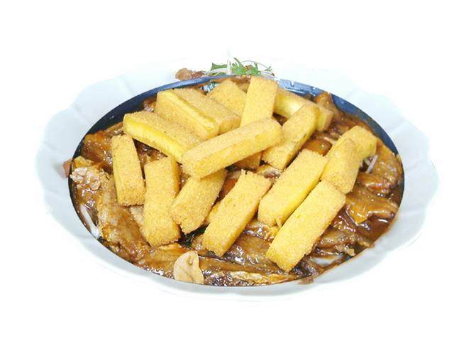 美味窝头焖黄鱼美食图片