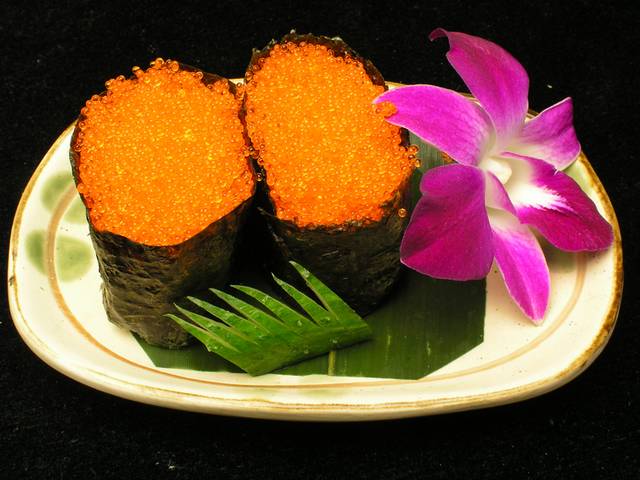 蟹籽寿司图片