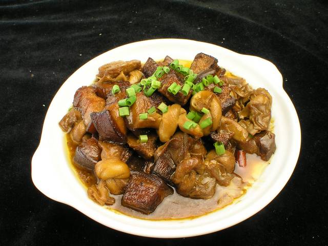 百叶结烧肉菜品图片