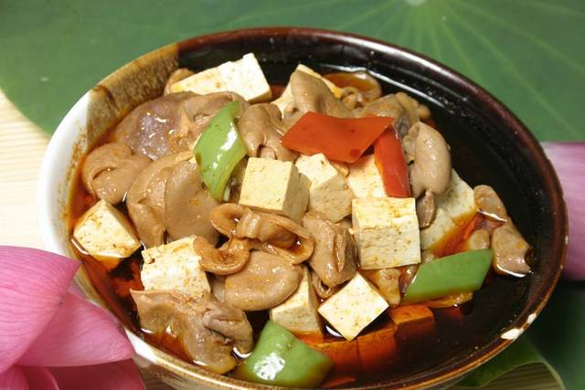 牛肠炖豆腐碗图片
