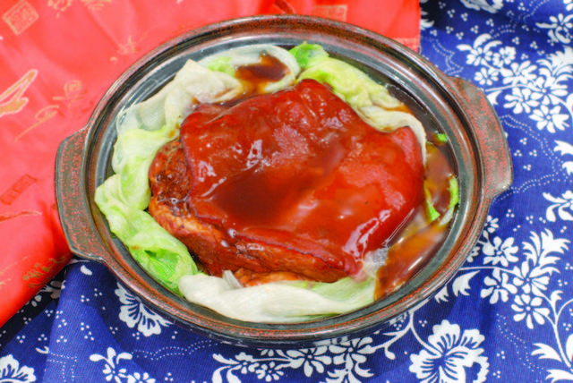 黑椒肘子煲图片
