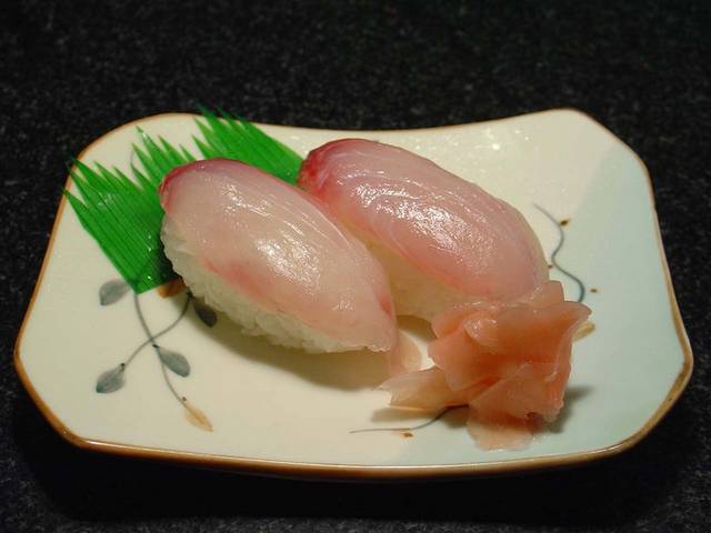 黄师鱼寿司图片