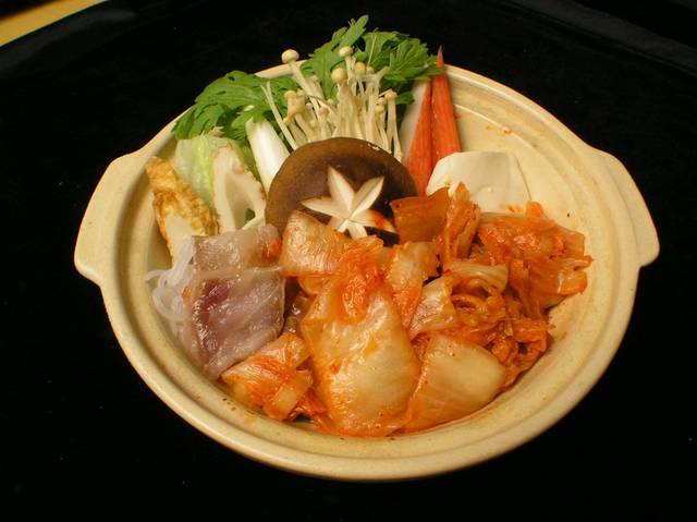 辣白菜锅素材图片