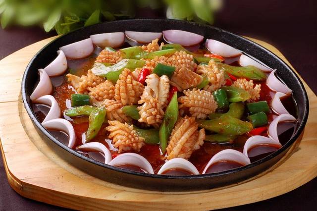 铁板酱爆鱿鱼图片