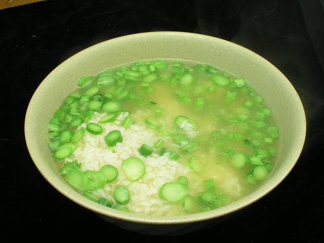 青菜捞饭食物图片