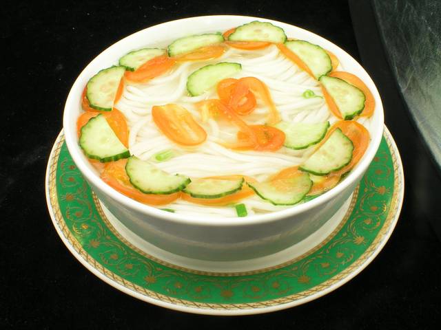 清汤面食物图片