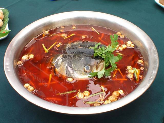 美味鱼头火锅图片