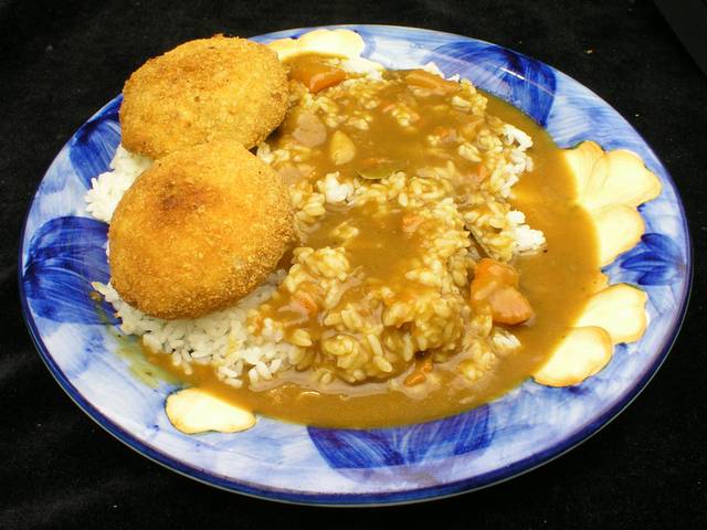 土豆咖喱饭食品图片