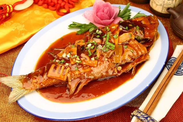红烧鲈鱼菜品图片
