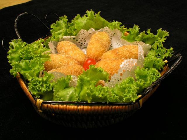 椰香红薯球食品图片