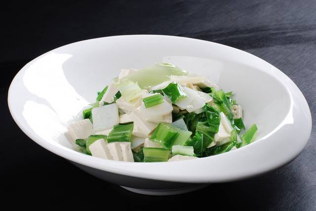 小白菜烩豆腐图片1